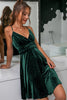 Charger l&#39;image dans la galerie, Bretelles spaghetti vert foncé velours robe de soirée courte