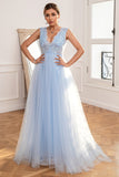 Robe de bal longue sans dos bleu clair avec appliques