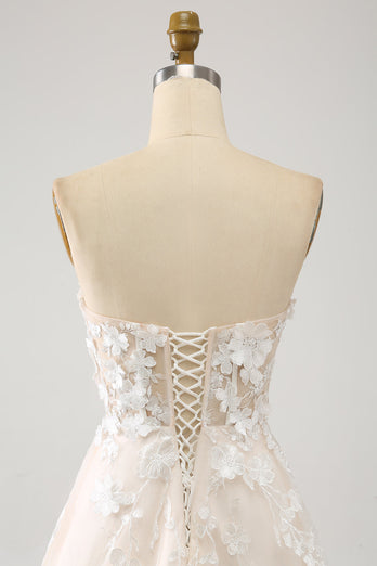 Robe de mariée trapèze longue en forme de corset avec appliques
