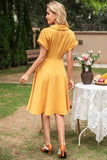 Élégante robe vintage yellow v neck