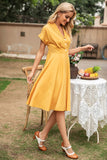 Élégante robe vintage yellow v neck