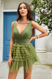 Une ligne Deep V Neck Green Robe courte Cocktail avec volants