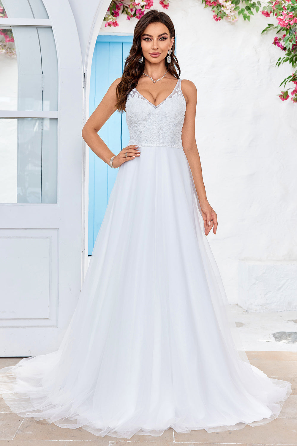 Col en V ivoire Tulle Sweep Train A Line Robe de mariée avec dentelle