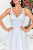 Col en V ivoire Tulle Sweep Train A Line Robe de mariée avec dentelle