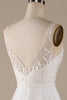 Charger l&#39;image dans la galerie, Robe de mariée en tulle en tulle à col en V ivoire avec dentelle