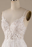 Ivre A-Line Tulle Entres-Cross Strains Dos Robe de mariée