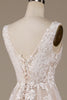 Charger l&#39;image dans la galerie, Apricot Tulle Sweep Train Robe de mariée avec dentelle