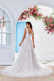Apricot Tulle Sweep Train A Line Robe de mariée avec dentelle